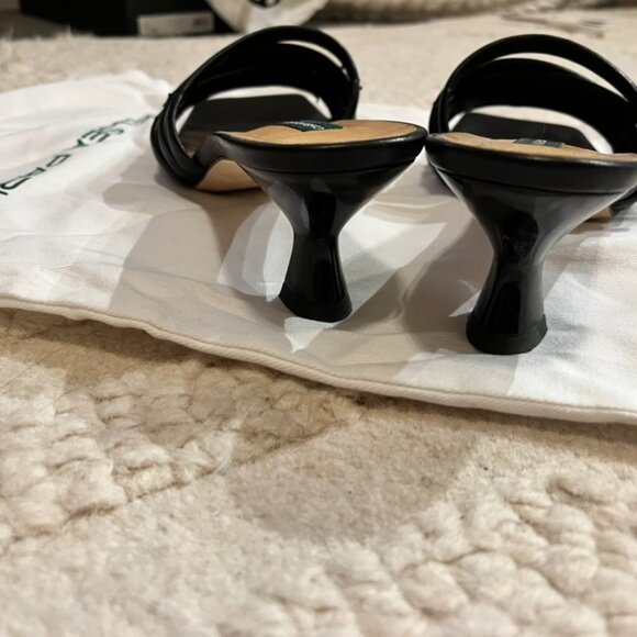 Chelsea Paris Sandals - Picture 4 of 6